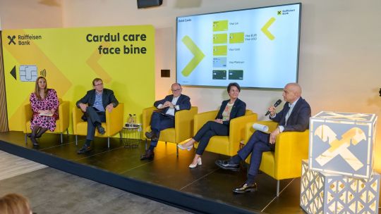 Raiffeisen Bank schimbă cardurile