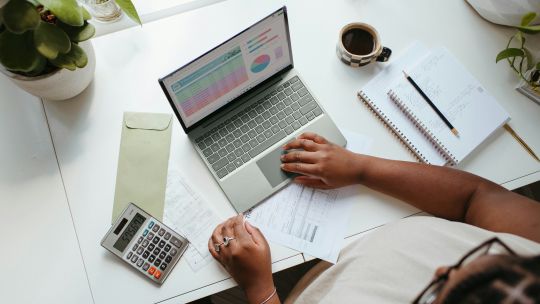 Finanțarea startup-urilor în 2025: Strategii pentru transformarea ideilor în realitate