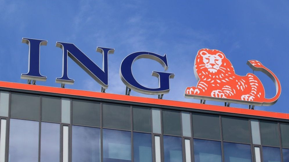 ING ajunge la 2 milioane de clienți activi, dar austeritatea și taxele bancare au tăiat profitul brut cu aproape 30%