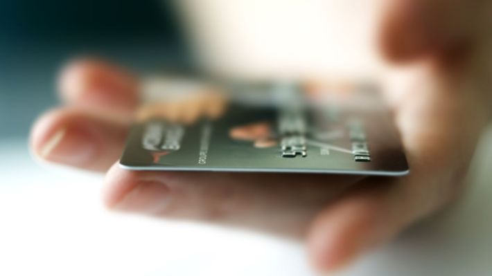 Card co-branded lansat de Flanco și BT Direct