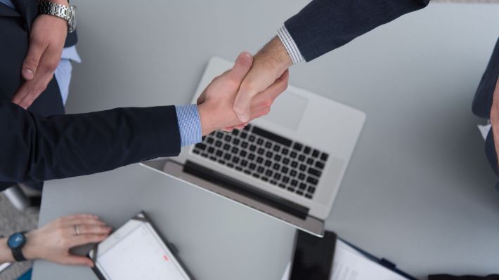 Care sunt beneficiile soluțiilor alternative în relația cu băncile?