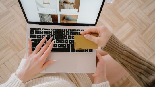 Cum să faci cumpărături online fără griji