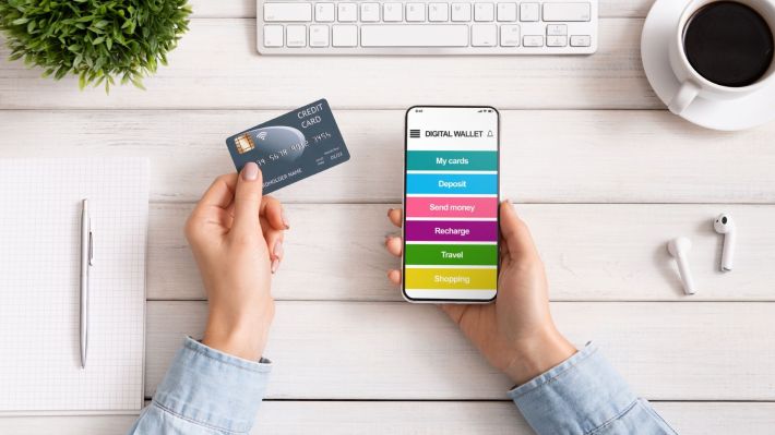 Libra Internet Bank, prima bancă din România în programul Digital First Card