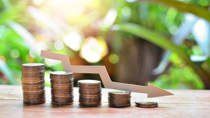 Economiștii băncilor românești reduc puternic estimarea de creștere economică a țării
