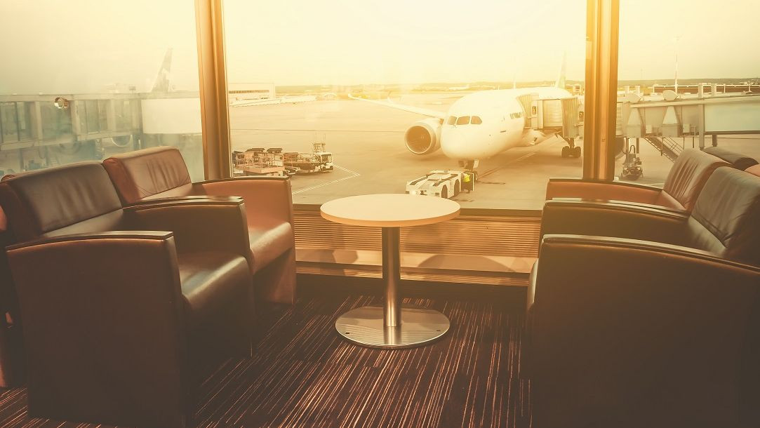 Fondatorii Salt Bank vor putea intra în peste 1.800 de lounge: Ce trebuie să știe cei cu card Platinum