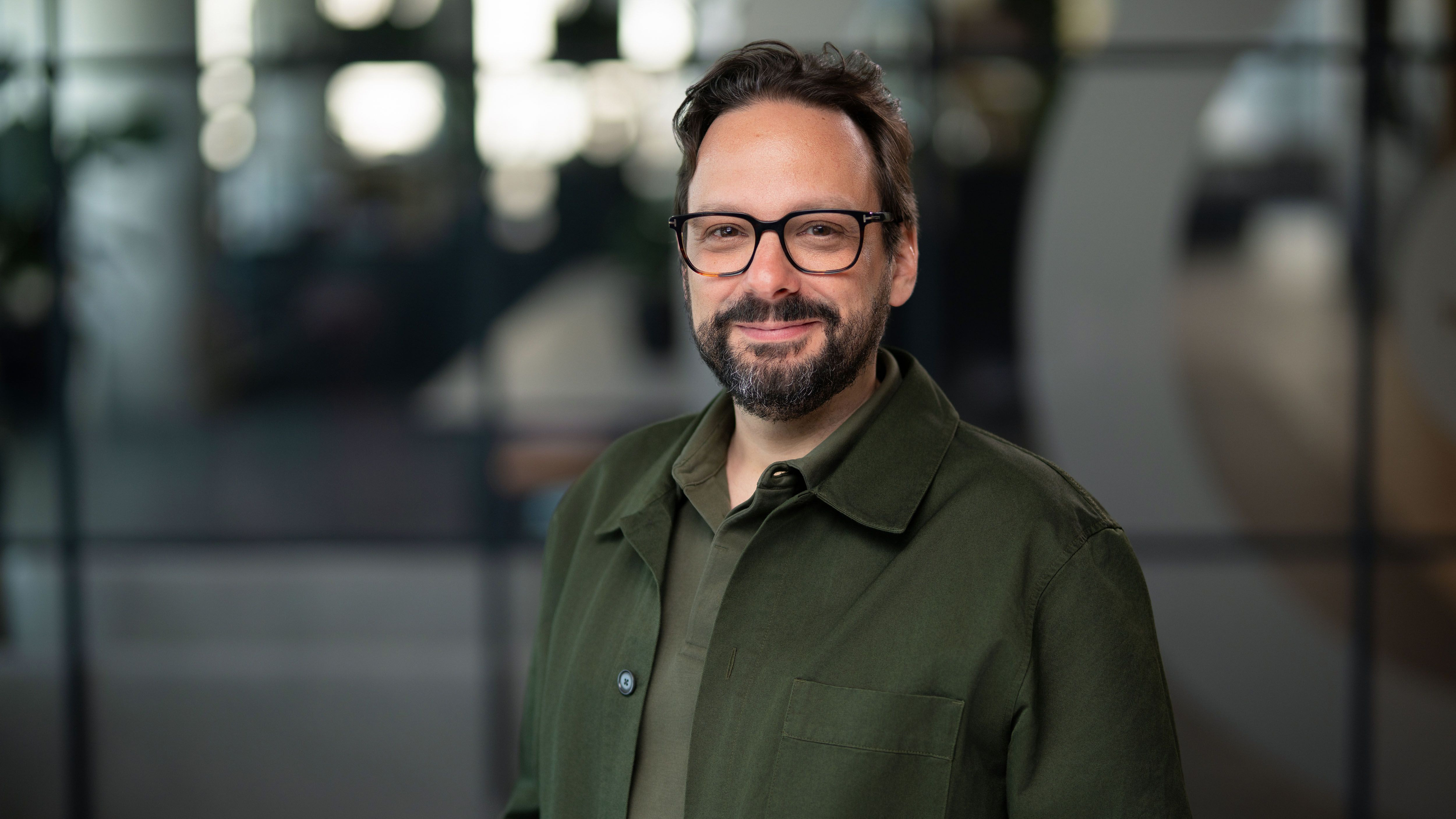 Noul CEO al Revolut, în fața bancherilor români: „Românii au contribuit la construirea Revolut așa cum îl știm astăzi”. Ce fac băncile de la noi mai bine decât gigantul fintech