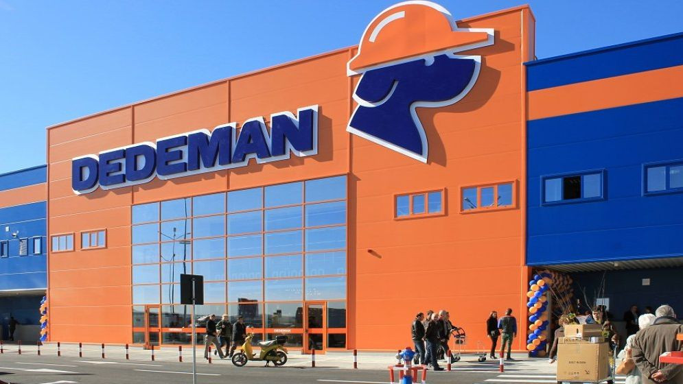 Dedeman introduce o metodă 100% românească de plată online: Clienții pot achita comenzile fără card