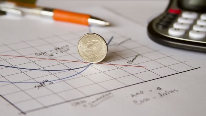 7 din 10 directori de companii se aşteaptă la o scădere a economiei globale în 2023