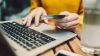 7 din 10 români se tem că ar putea cădea victime fraudelor online