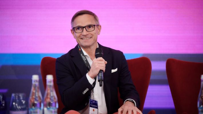 Peter Barta @ Future Banking Summit: „Neobankingul poate fi partenerul instituțiilor bancare"