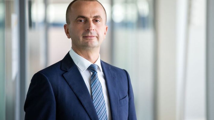 Directorii generali locali anticipează cheltuieli mai mari cu transformarea în următorii trei ani