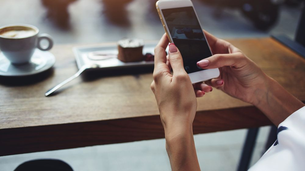 Românii pot investi în fonduri mutuale globale direct din aplicația UniCredit