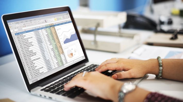 Analiză: O companie pierde în medie 3,5 euro pe fiecare factură pe care o emite pe hârtie