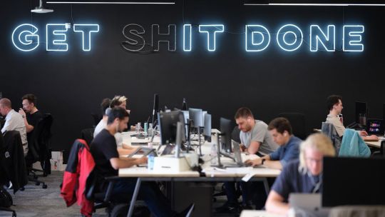 Revolut recrutează talente în IT din România