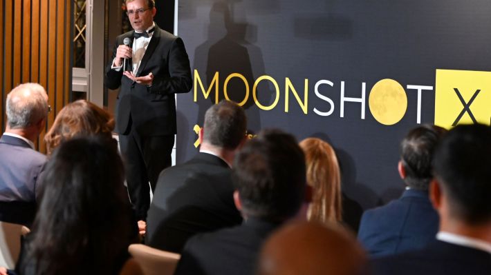 Raiffeisen vrea să lanseze firmele românești în “spațiul“ de afaceri prin școala de antreprenoriat MoonShotX