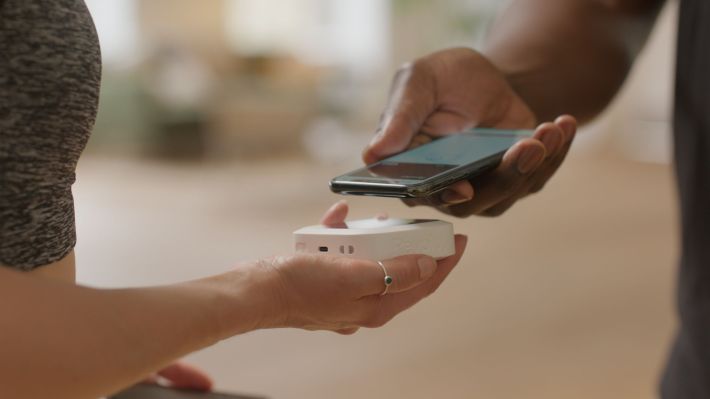 S-a lansat Revolut Reader, terminalul de încasare a plăților
