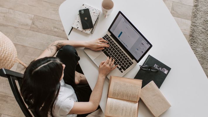 Lucrătorii de la distanță vor reprezenta doar 9%, până la sfârșitul anului 2023