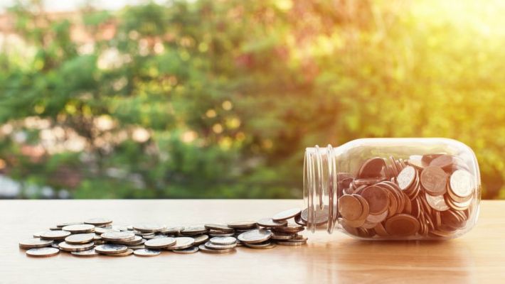 Nu renunța la investiții doar de teama că va cădea bursa și strânge bani pentru pensie: Ce recomandă specialiștii pentru un buget sănătos în 2025