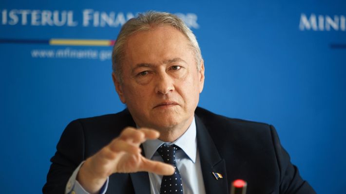 Şeful Fiscului: „20% din impozite şi taxe încă se plătesc cu plăsuţa, stând la coadă"