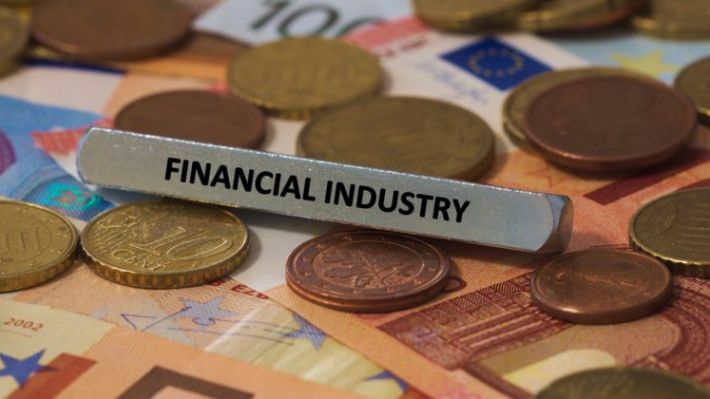 Industria financiara si permanenta sa remodelare: care este elementul care schimba regulile jocului