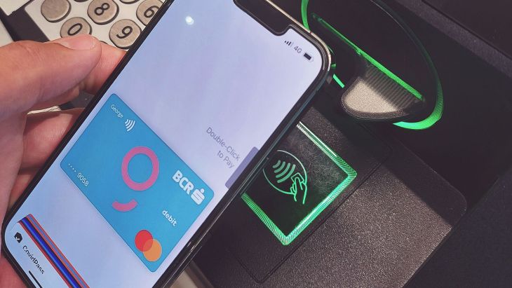 BCR introduce retragerea contactless la bancomate și multifuncționale