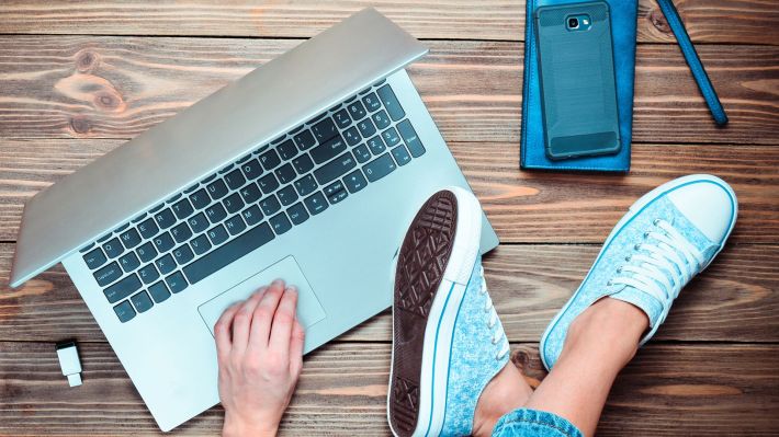 Jumătate dintre Gen Z sunt dispuși să accepte limitări economice pentru un viitor mai sustenabil