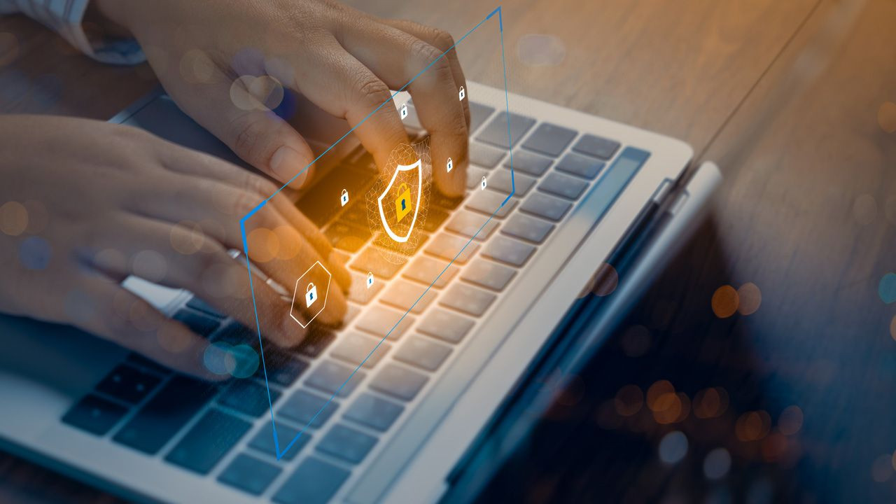 „Pig butchering", o nouă ameninţare cibernetică în creştere