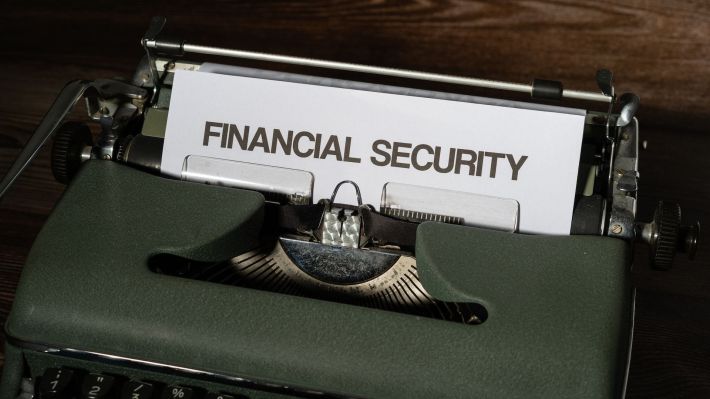 Modificările fiscale propuse afectează profesiile liberale și freelancerii