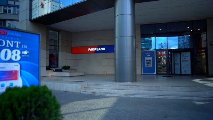 (P) Noul depozit Freedom, de la First Bank: ușor de făcut, cu o dobândă foarte avantajoasă!