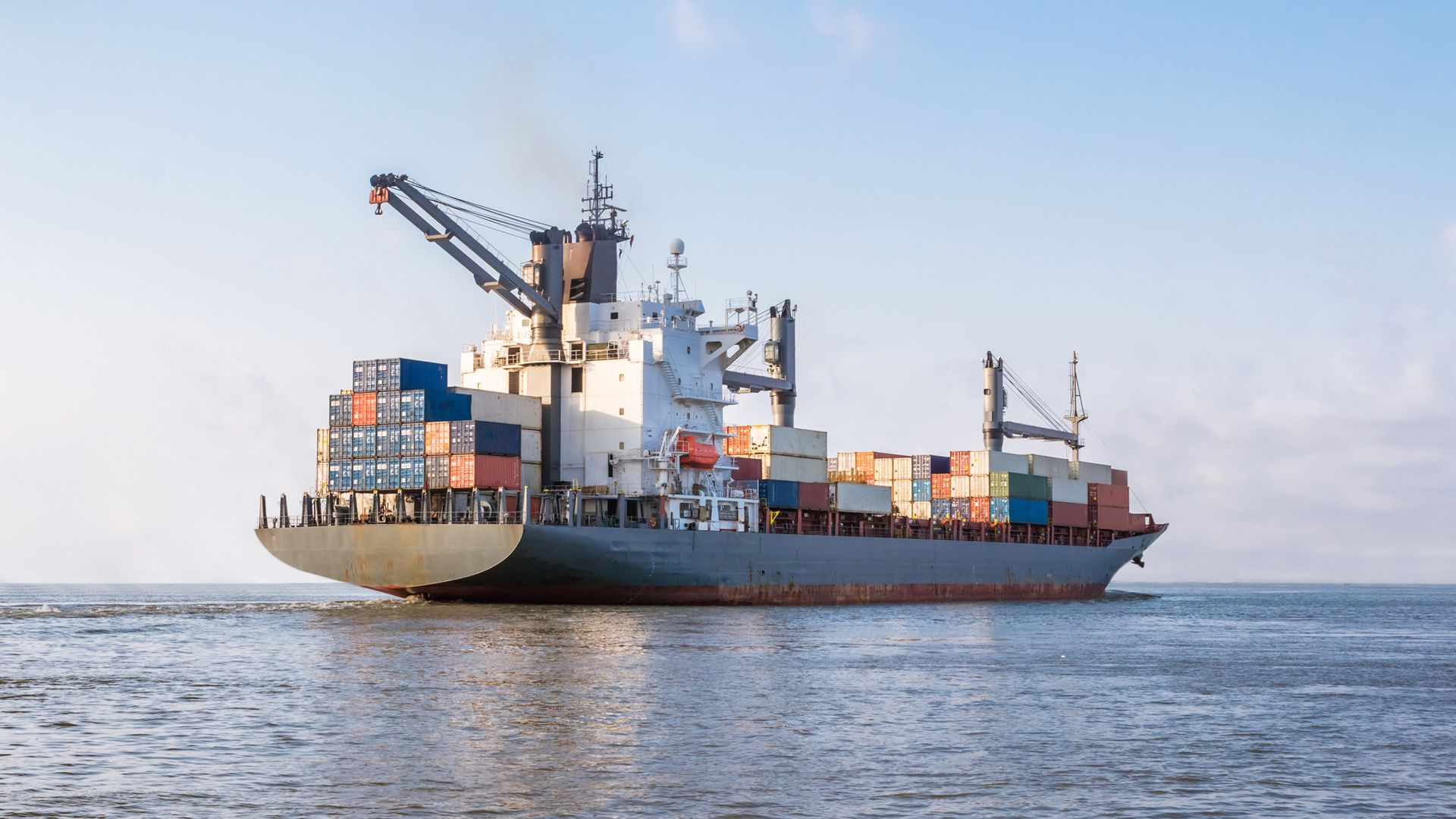 Va stagna comerțul global în 2023 și 2024?