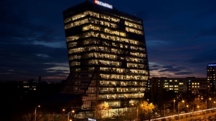 Sediile UniCredit Bank consumă energie din surse regenerabile