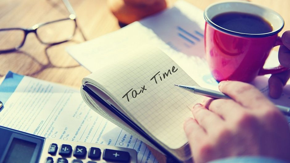 Bani înapoi la plata taxelor: Salt Bank oferă românilor cash-back de 10% când plătesc impozitele online