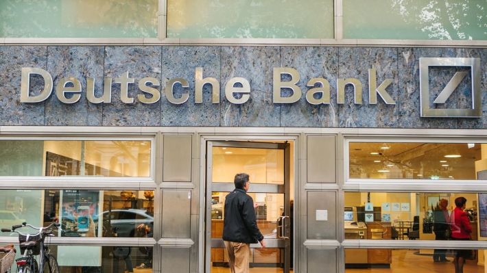 Deutsche Bank avertizează că un val de credite neplătite în Statele Unite şi Europa este iminent