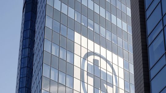 Moody's a revizuit în creştere ratingurile depozitelor Alpha Bank