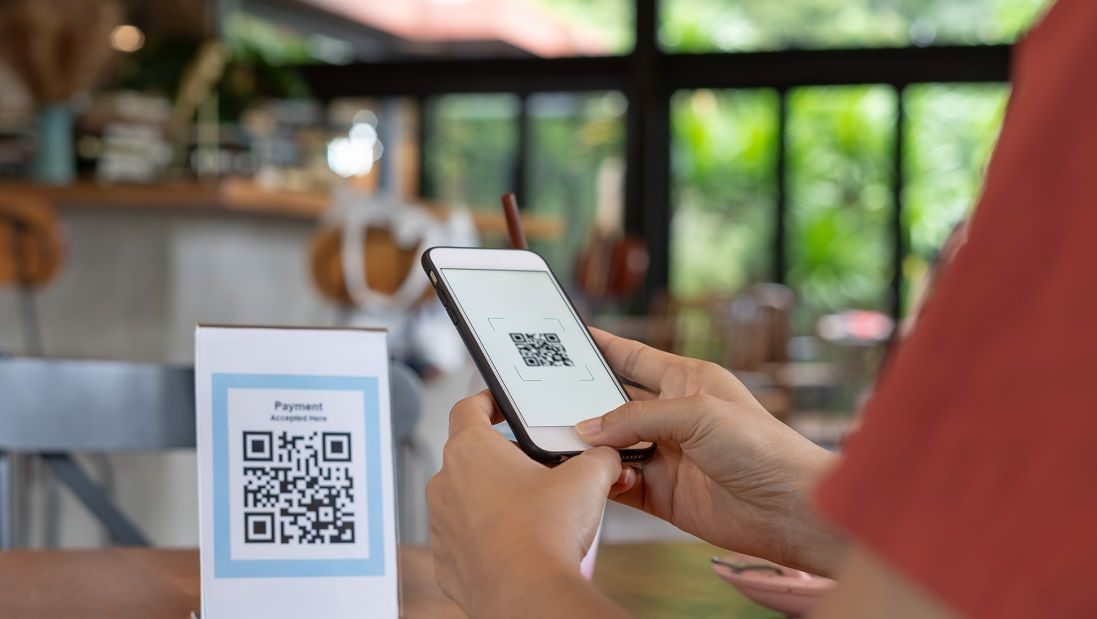 CEC Bank extinde RoPay: plătești instant la magazine, fără card sau cash, prin sistemul românesc de plăți