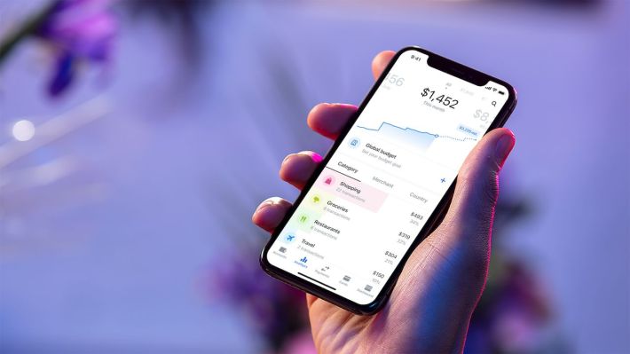 Un client Revolut din România a realizat, în medie, 19 tranzacții pe lună către comercianți
