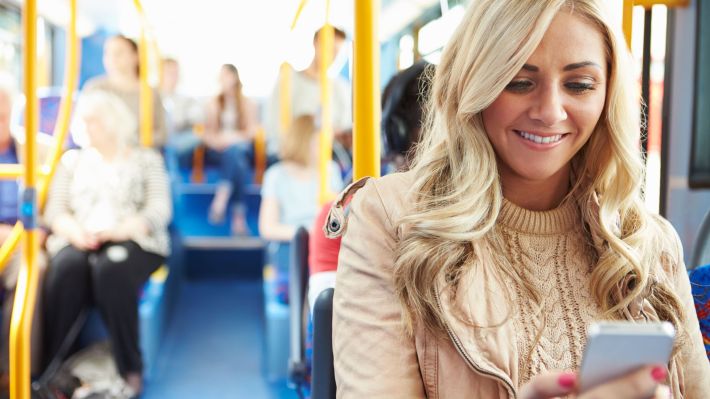 Abonament de transport public asociat cardului bancar, în premieră, la Pitești