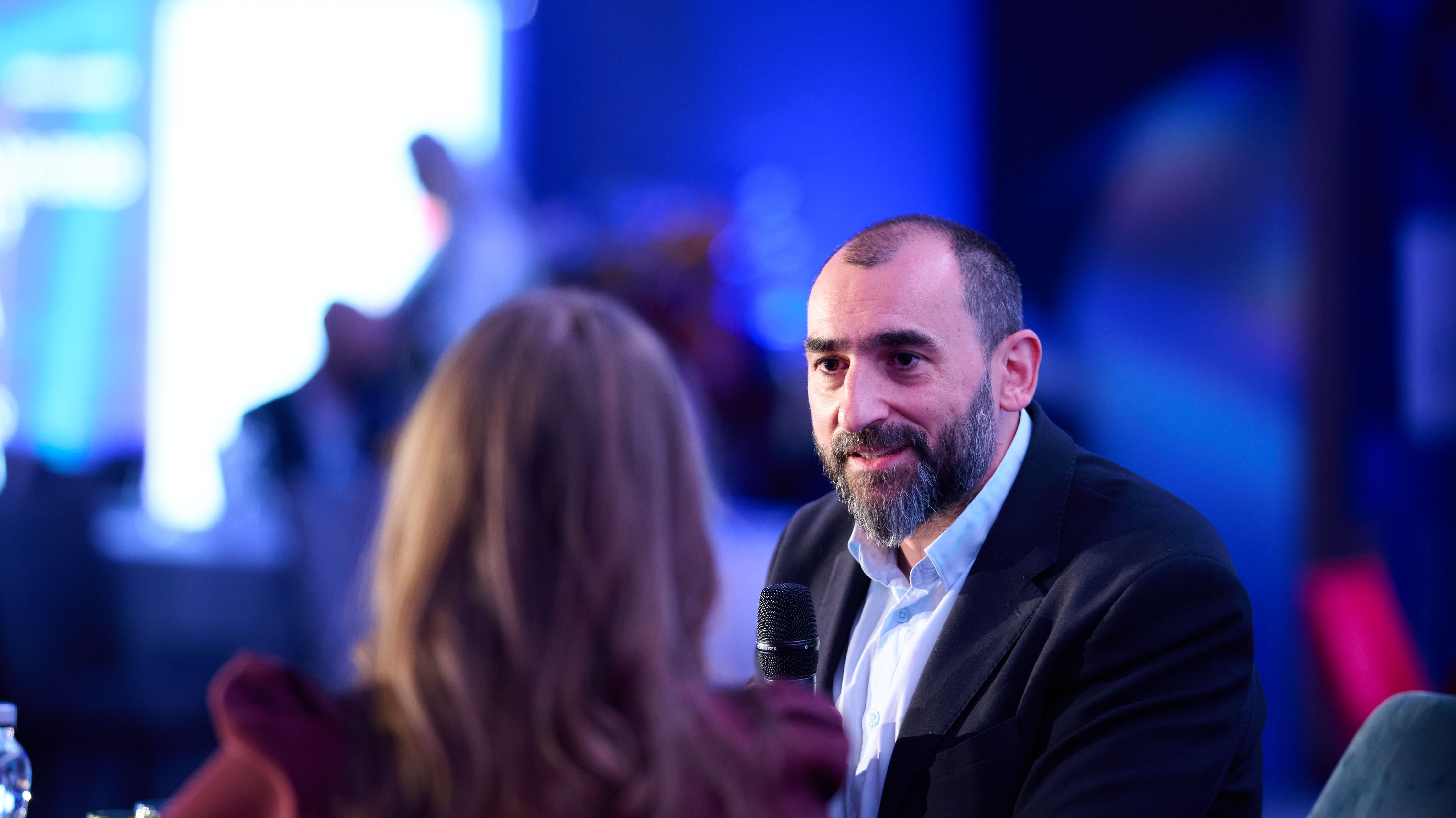 Salt Bank nu vrea doar depozitele românilor. Robert Anghel, CEO: „Prefer să am un client care folosește cinci produse”