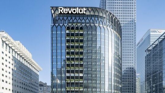Revolut pe bursă: cel mai valoros fintech din Marea Britanie obține o evaluare de 45 de miliarde de dolari