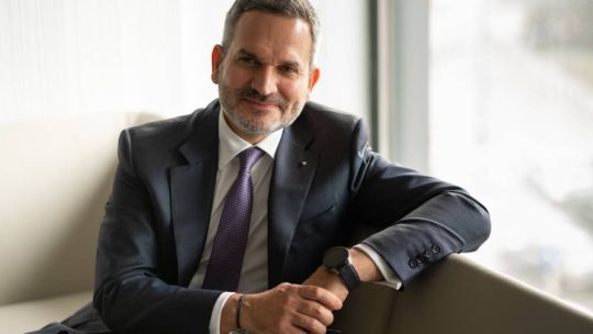Cum se vede finalul alegerilor prin „lentila economică” a lui Omer Tetik, cel mai influent bancher din România