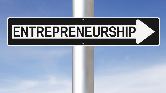 Raiffeisen Bank lansează înscrierile pentru programul „Startup Studio”