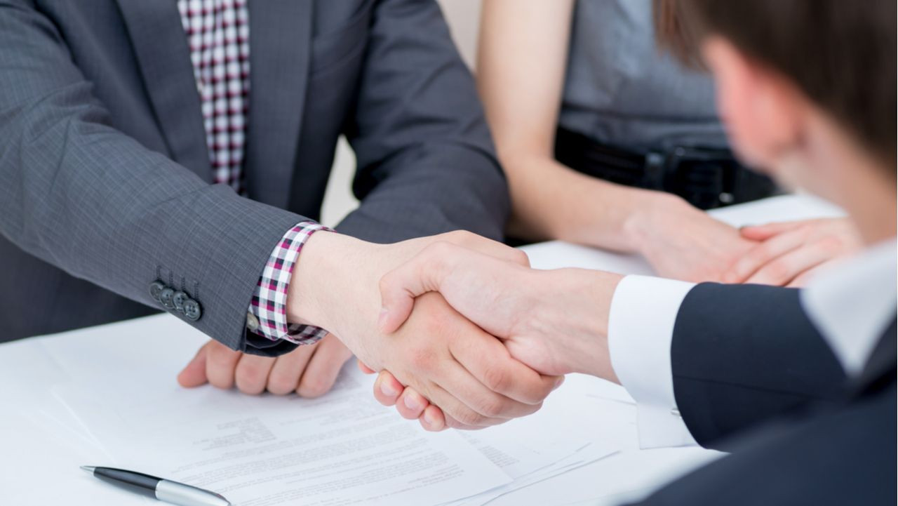 Fondatorul Superbet își vinde casa de brokeraj.  Vista Bank cumpără Investimental