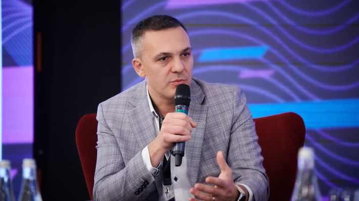 Ionuț Encescu, First Bank: „Când îi întrebi care e banca lor, mulți oameni îți vor arăta telefonul"