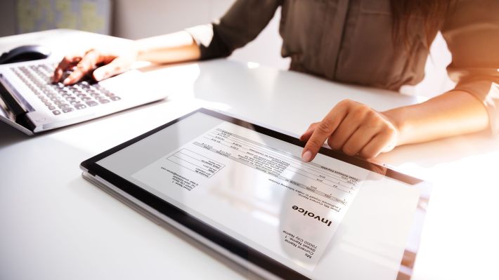 Robotizarea comerțului electronic poate reduce cu 70% costurile magazinelor online din România