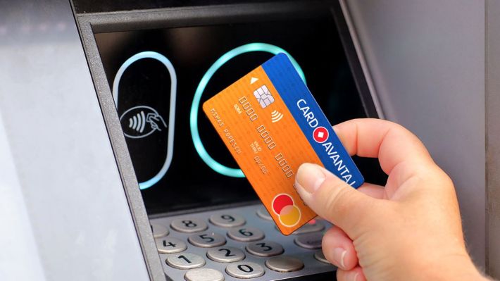 Bancomatele Credit Europe Bank România primesc funcția contactless