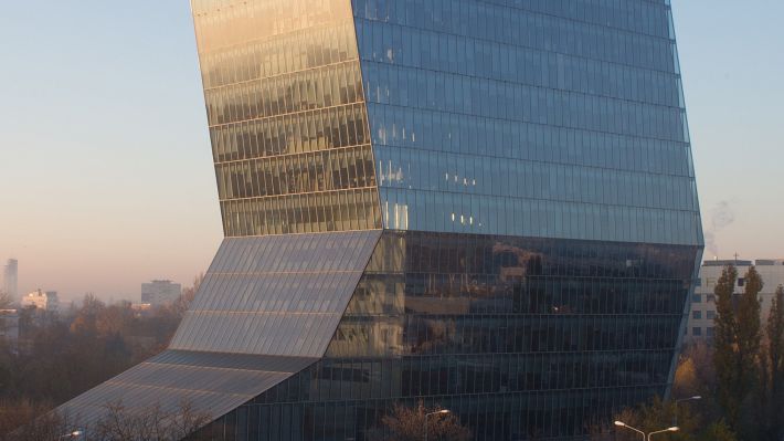 UniCredit Bank a lansat o soluție de management pentru cardurile de business Mastercard