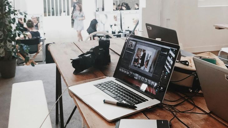 Ce domenii oferă cele mai multe joburi pentru manageri și specialiști