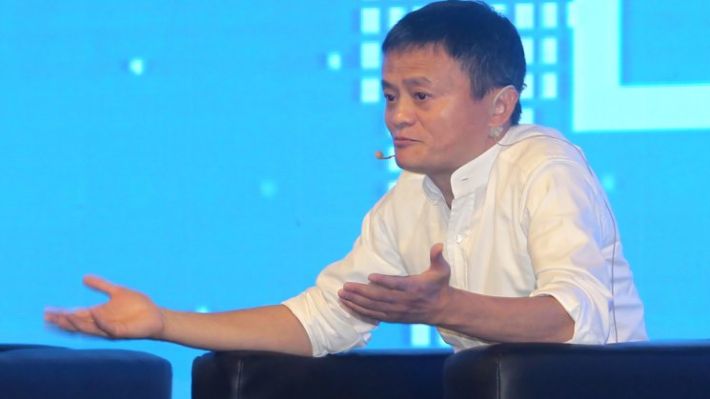 Miliardarul Jack Ma ia la rost institutiile financiare traditionale si criptomonedele, cu ocazia lansarii unui serviciu de transfer de bani pe blockchain
