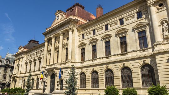 Administrațiile publice și-au crescut activele financiare