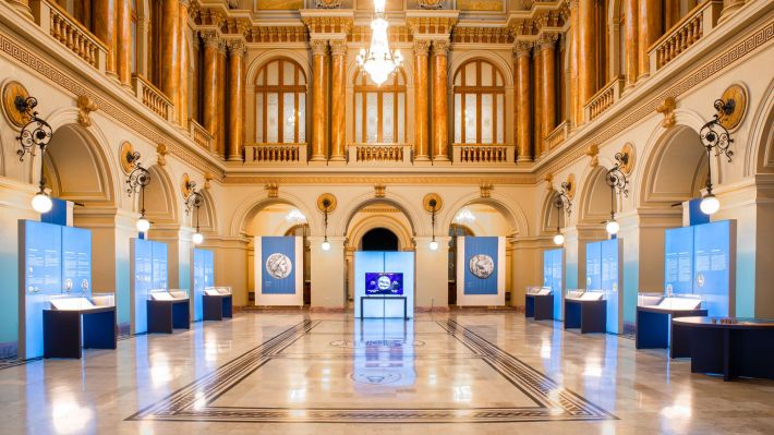Expoziția „Cele două fețe ale monedei” se deschide pe 22 septembrie